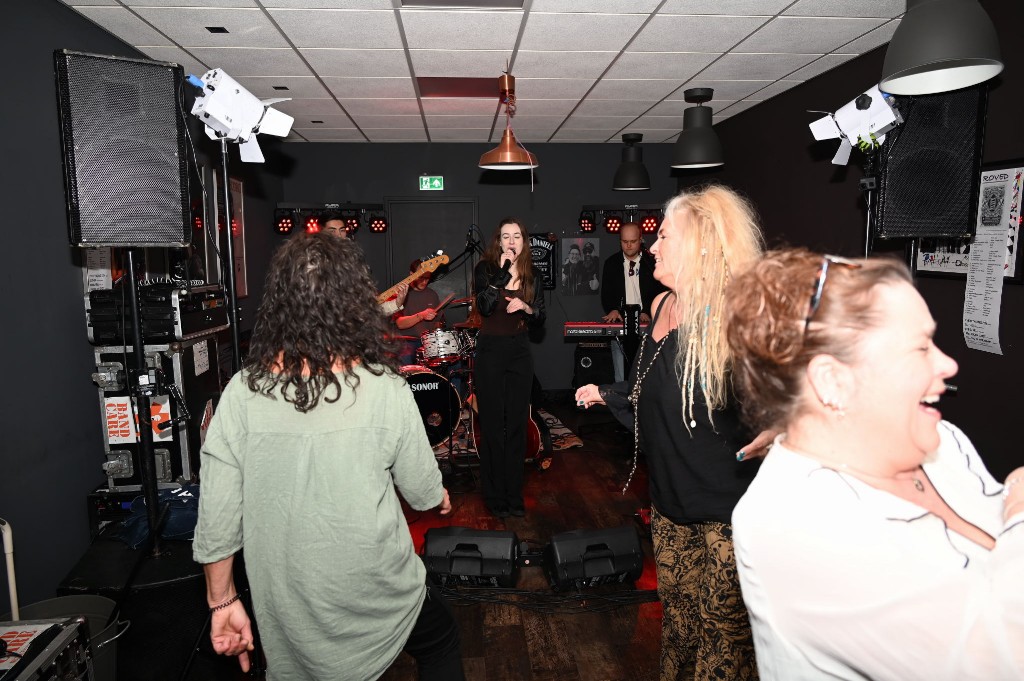 ../Images/10 jaar Ro's Barbershop 034.jpg